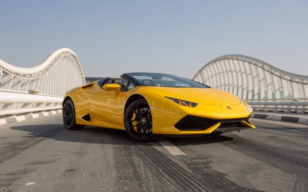 Yellow Lamborghini Huracan Spyder, 2021